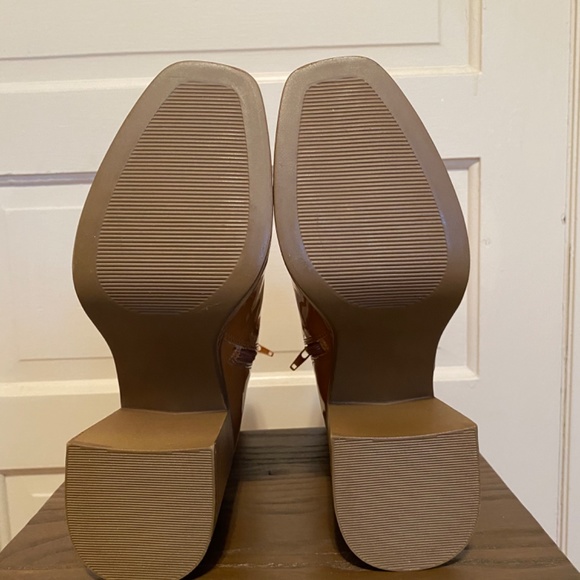 Milli Platform Block Heel Bootie - Picture 5 of 8